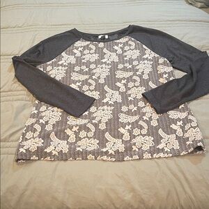Old Navy long sleeve top, with design in front and back, solid gray sleeves